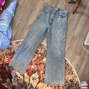 Levis rib cage wide leg 30